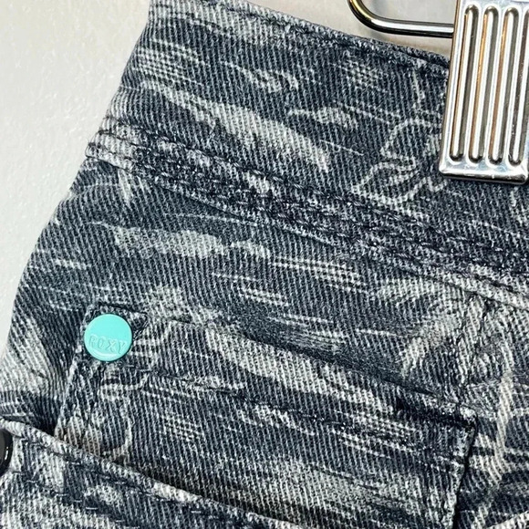 Roxy Denim Tropical Print Shorts - Picture 6 of 10